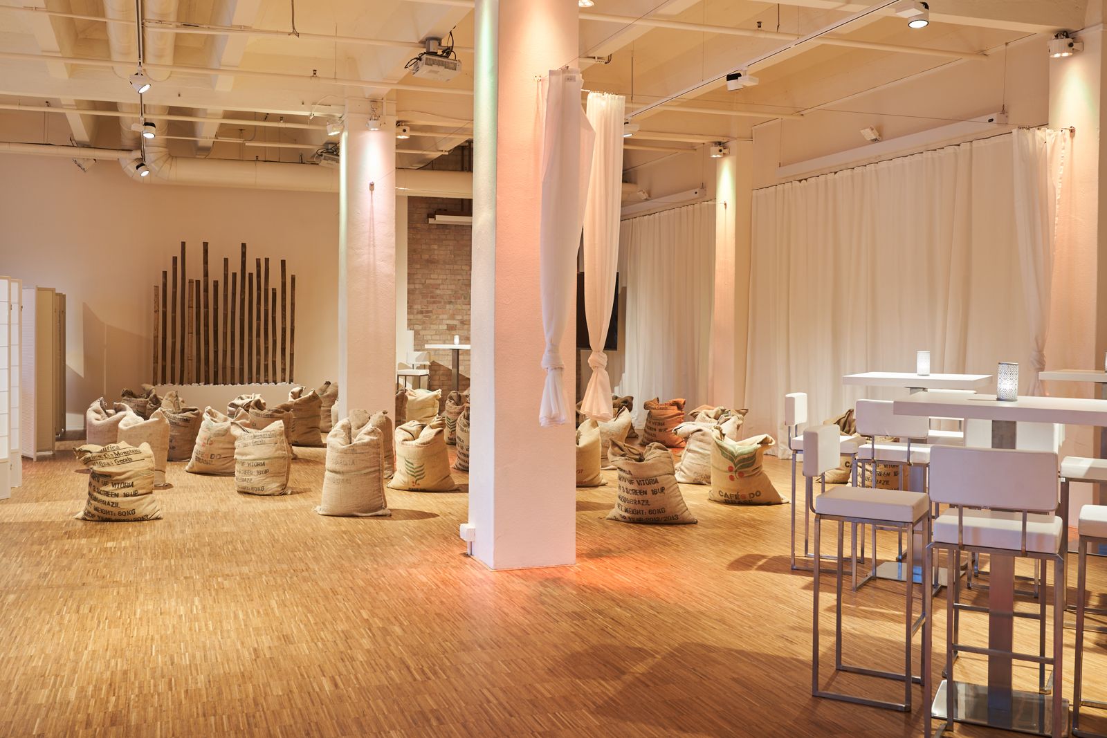 Capitol Yard Golf Lounge im Spreespeicher: Veranstaltungsräume, Bestuhlung und Ambiente